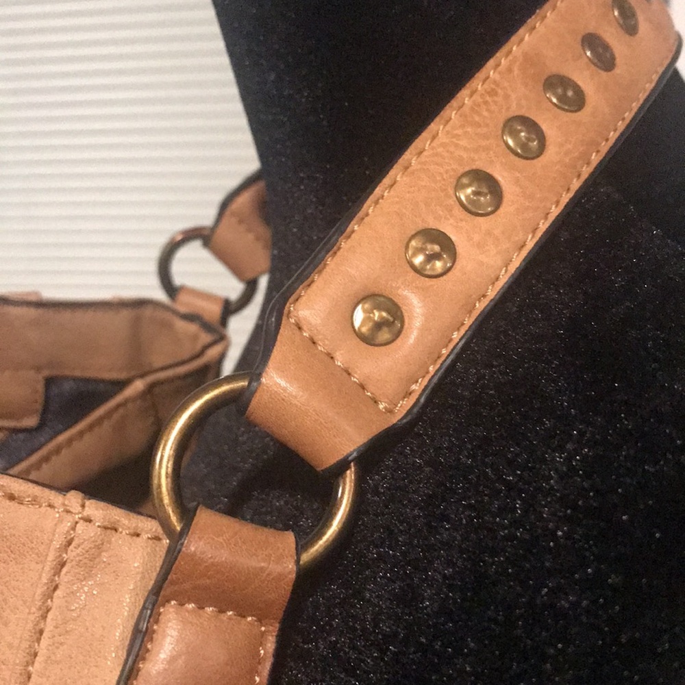 Moda Luxe Hobo CrossbodyHand Bag - Picture 15 of 15